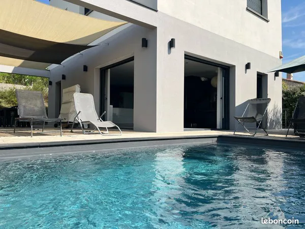 Maison contemporaine avec piscine