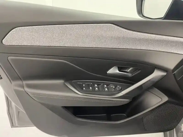 Peugeot 308 hybrid 145 e-dcs6 — photo 20