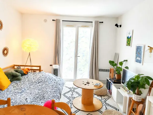 STUDIO JARDIN PLACE DE PARKINGS