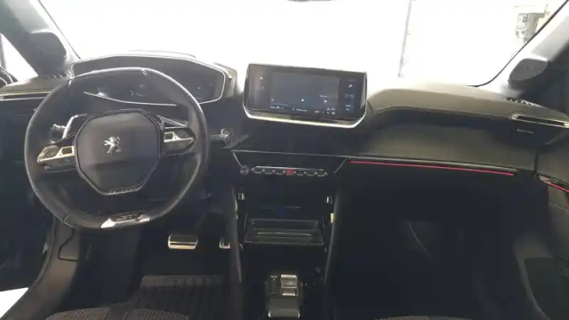 Peugeot 208 puretech 130 s&amp;s eat8 — photo 57