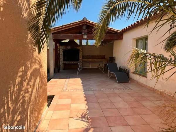 Maison vue sur les Albères
