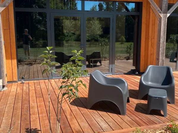 Appartement neuf, entrée indépendante, meublé, terrasse 20 m²