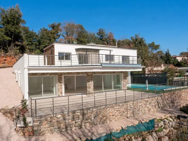 Maison domaine privé Golf (5 pièces) 83170 Brignoles
