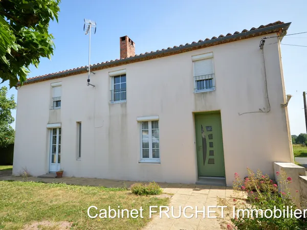 Jolie maison de village offrant de beaux volumes