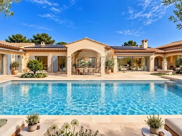 Villa rénovée à Plan de la Tour