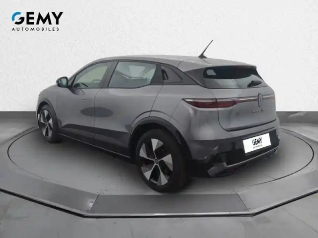 Renault Megane e-tech ev60 220 ch super charge — photo 7