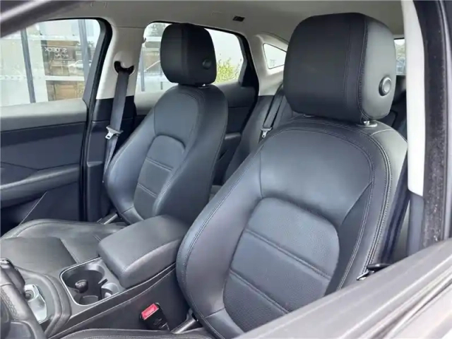Jaguar E-Pace 2.0 d - 150 ch awd bva — photo 13