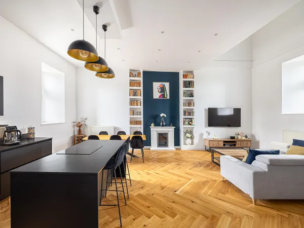 Duplex rénové de 105m² au sein du Château de Charly
