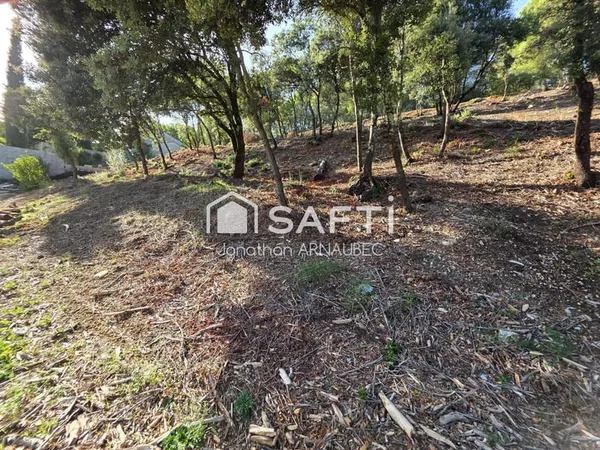 Terrains constructibles à Peyruis 572m2 Vue dégagée et multiples possibilités de construction