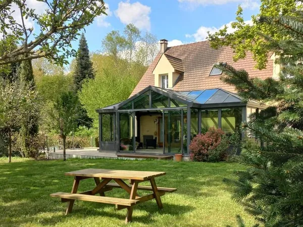 Fontenay-lès-Briis Maison 8 pièces 4 chambres, bureau, véranda, terrasse en bois et grand jardin