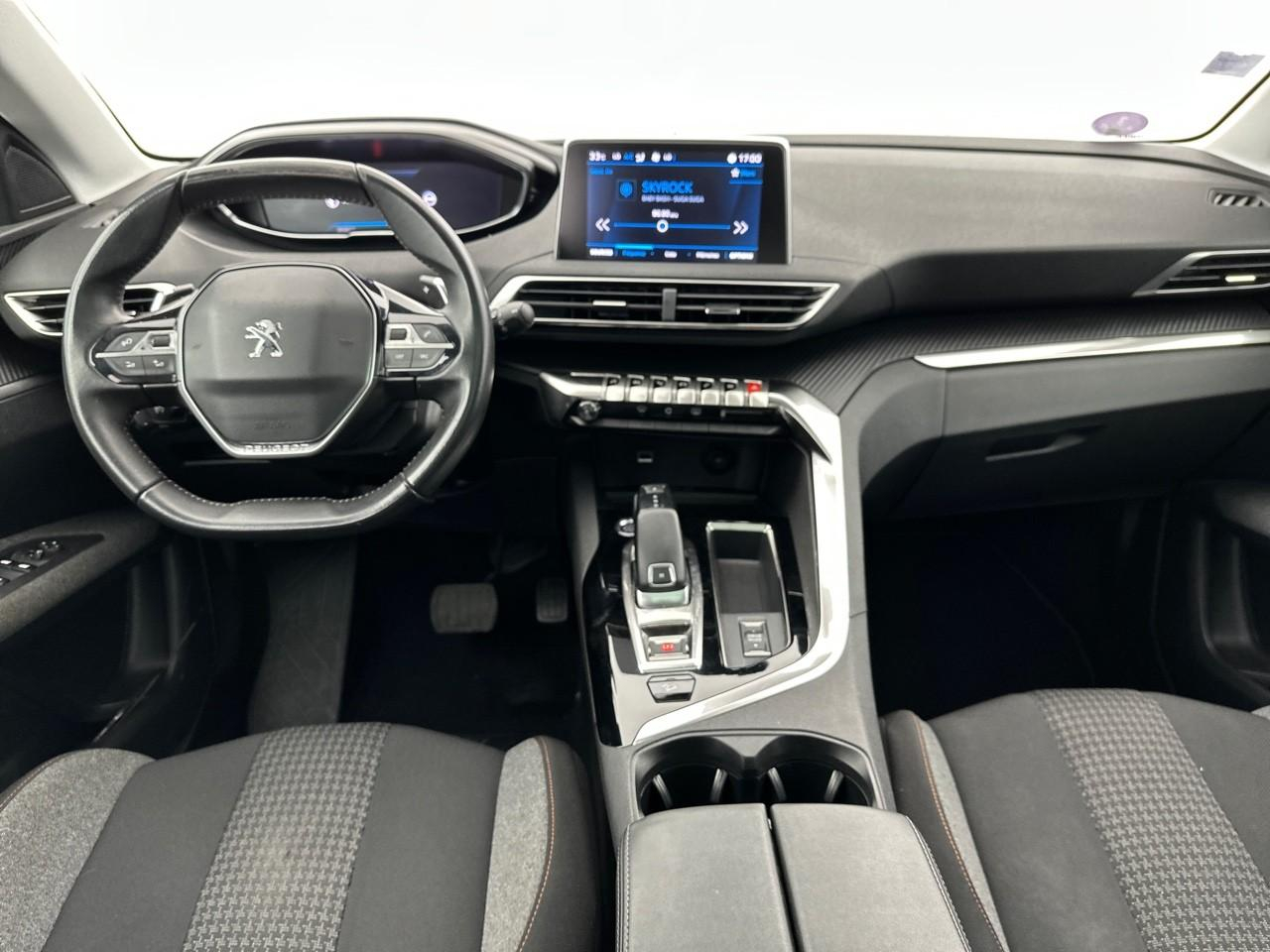 Peugeot 3008 puretech 130ch s&s eat8 active pack — photo 11