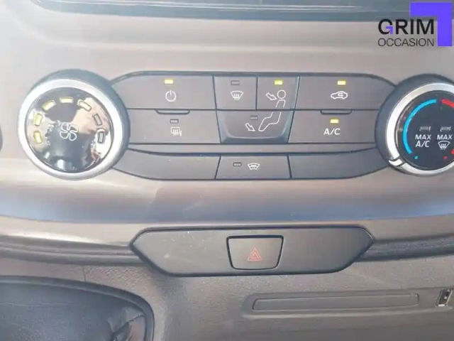 Ford Transit custom fourgon 300 l2h1 2.0 ecoblue 130 — photo 9
