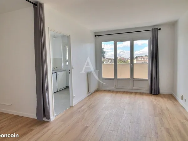 Studio 1 pièce 33 m²