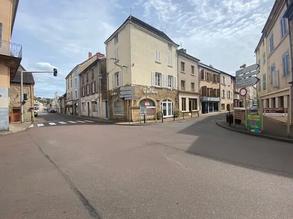 Immeuble centre ville commerce et habitation