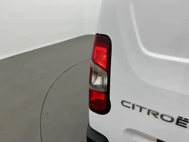 Citroën Berlingo - fourgon m diesel 100 ch manuelle — photo 17