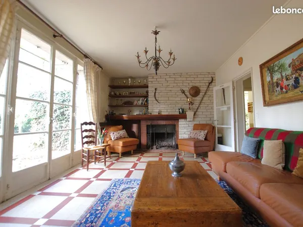 Propriété 7 pièces 183 m²