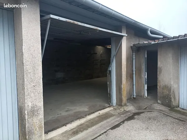 Grand garage 90 m2