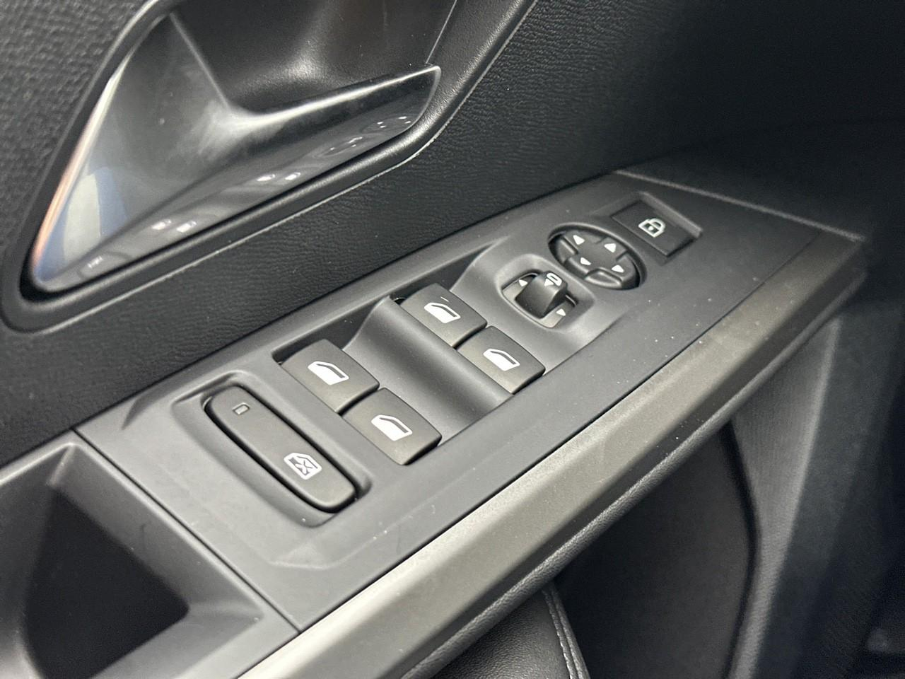 Peugeot 3008 hybrid 145 e-dcs6 allure — photo 15