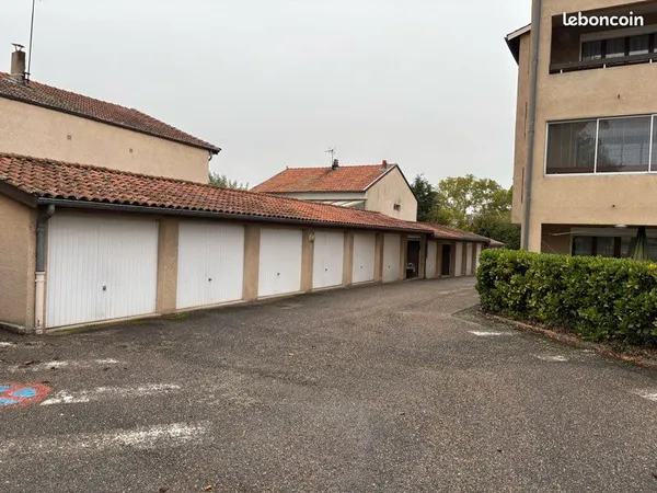 Garage et parking Location Saint-Galmier 60€