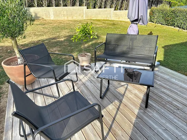 PAVILLON SUR SOUS SOL ENTIEREMENT RENOVE 88 M² - SECTEUR MONTSURS / 53150