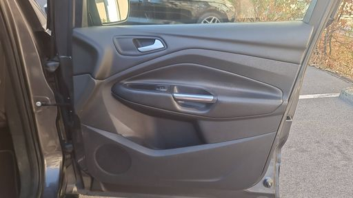 Ford Kuga 2.0 TDCi 150 - ST-Line – 2018 – 145675 km – Diesel – Boîte Manuelle — photo 25