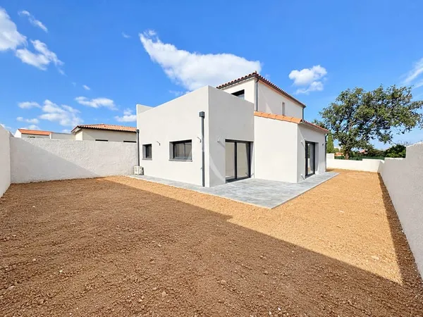THUIR : Maison neuve en 3 faces - 130 m² avec JARDIN PISCINABLE ET GARAGE !