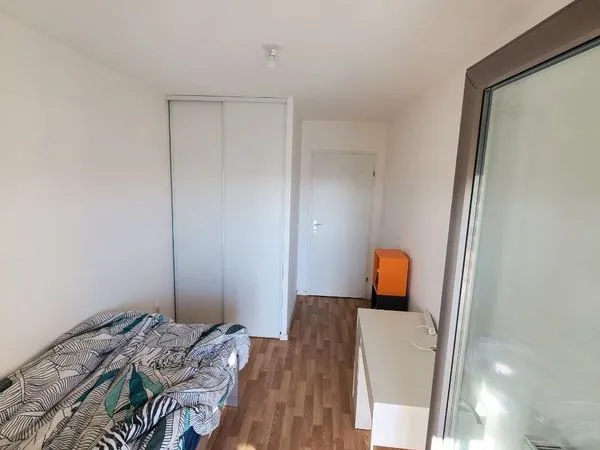 Chambre meublée