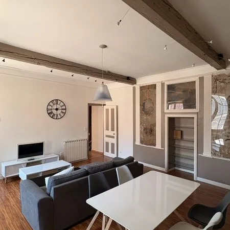 À LOUER - T2 MEUBLÉ - PROCHE CENTRE-VILLE - 65m²