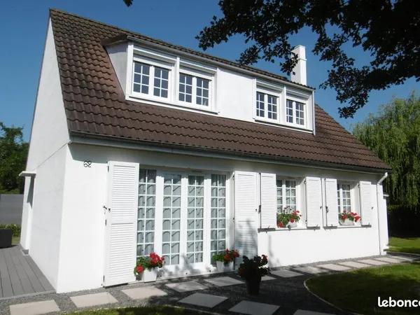 PARTICULIER vend agréable PAVILLON INDEPENDANT maison villa de 132 m2 avec GARAGE et JARDIN paysager