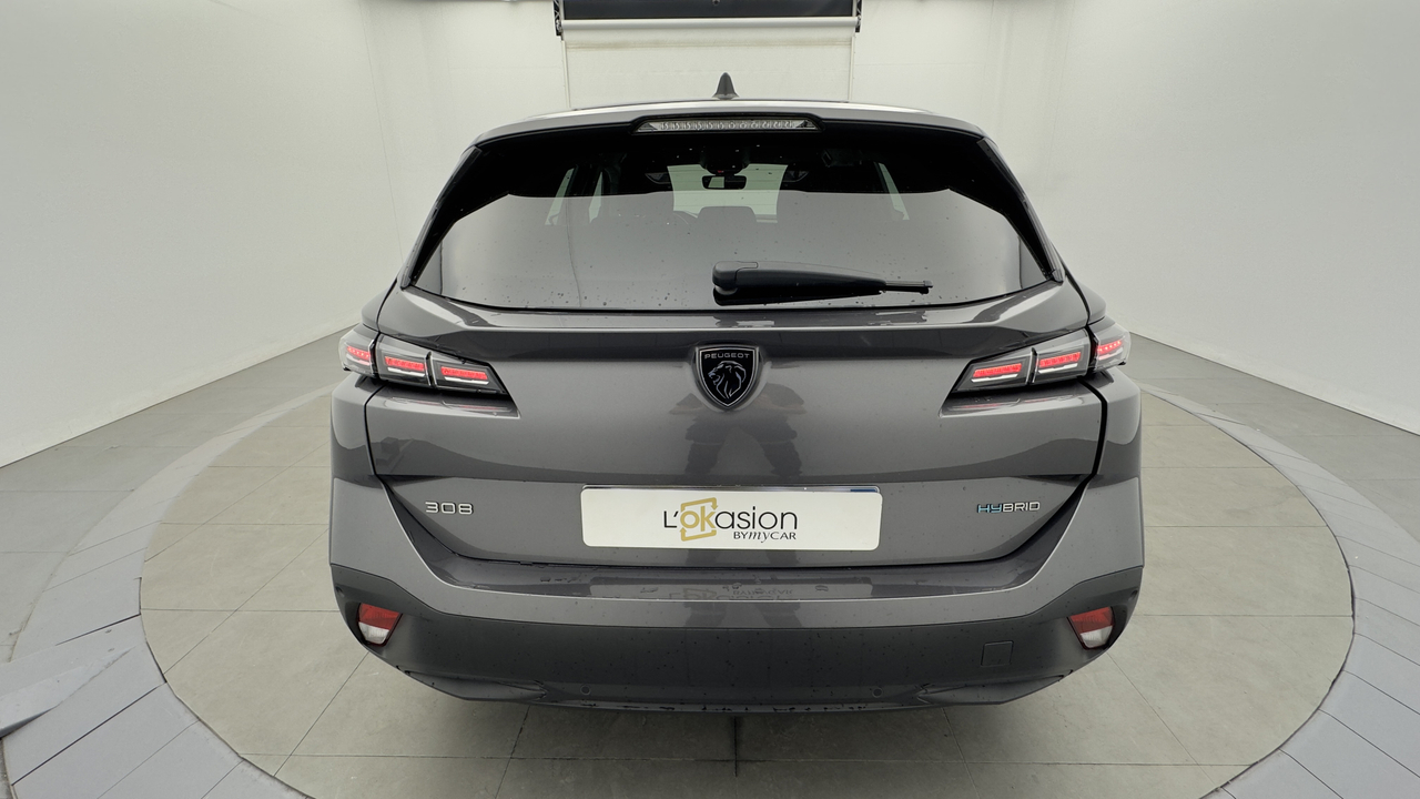 Peugeot 308 SW PHEV 180 e-EAT8 — photo 4