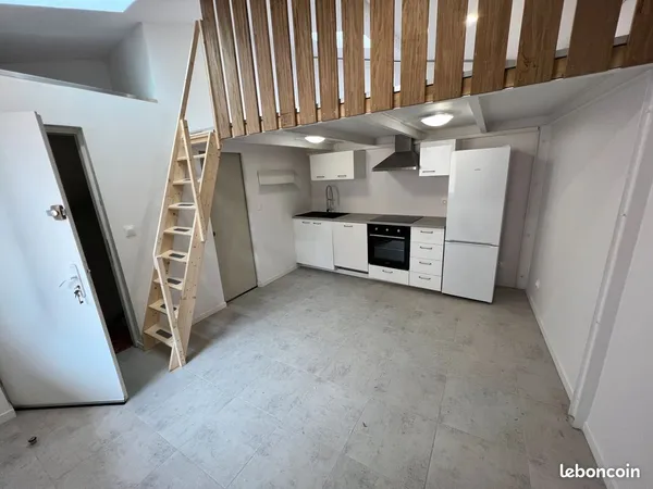 Studio cassis centre 22 m2 + mezzanine