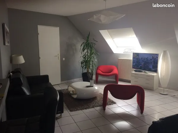 Grand T2, TBE, très lumineux et agréable, climatisé, hypercentre Tarbes, parking privé