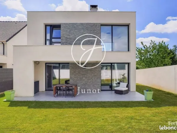 Propriété 5 pièces 154 m²
