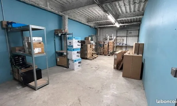 Stockage a RDC 124 m²