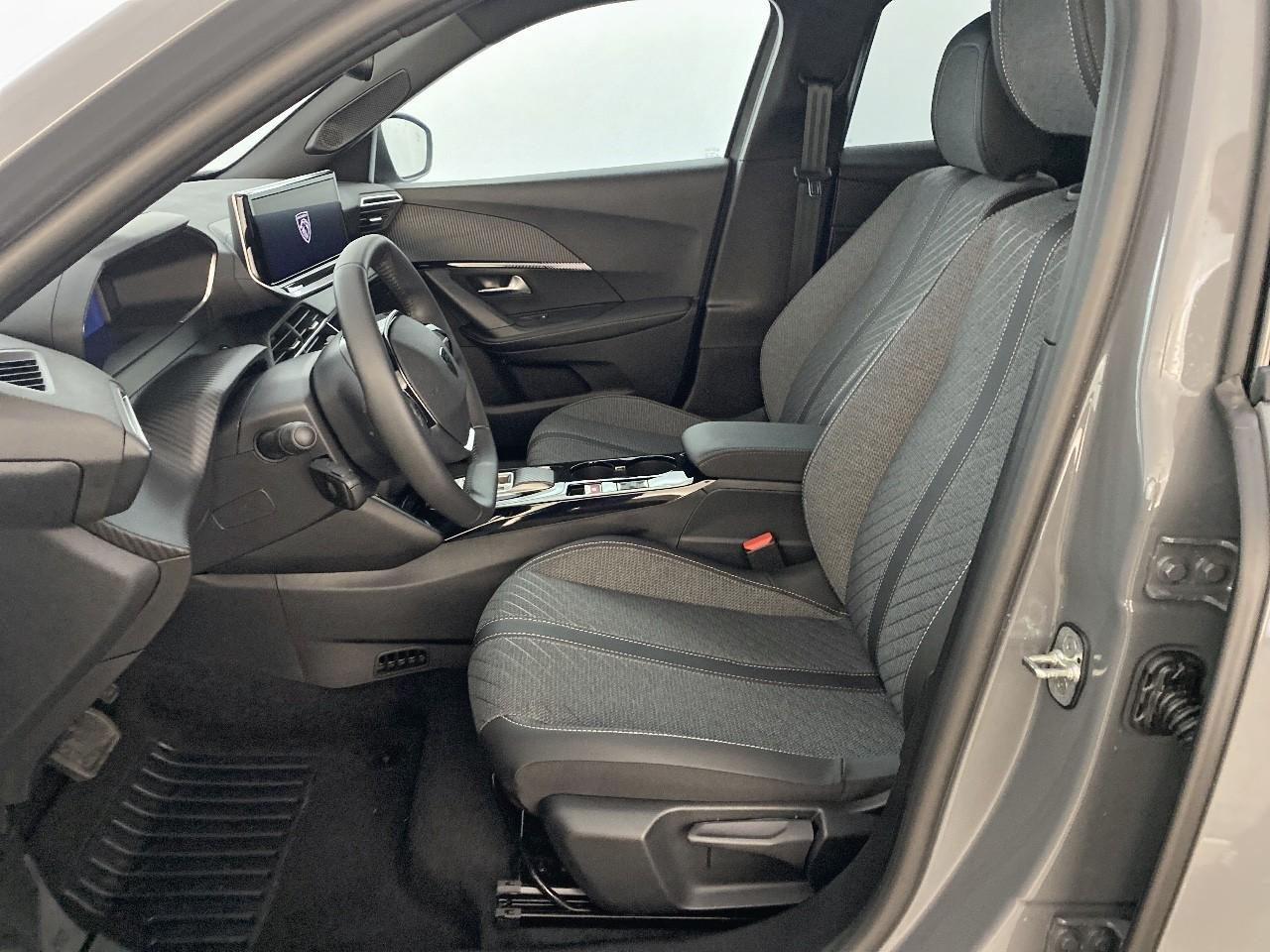 Peugeot 2008 hybrid 145 ch e-dcs6 allure — photo 9