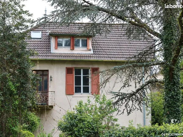 Maison de ville 10 pièces 250 m²
