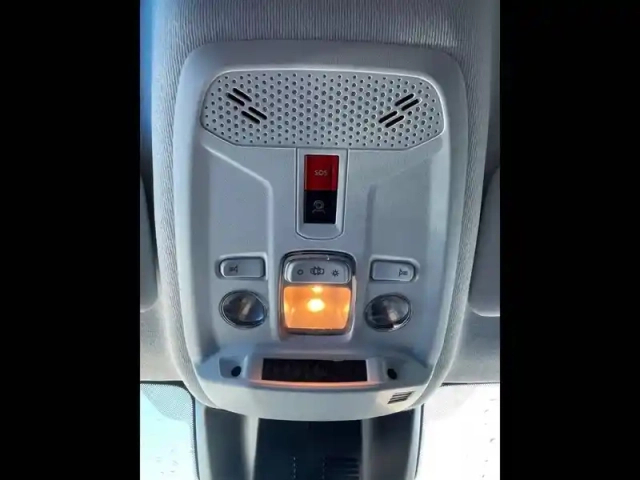 Peugeot 208 hybrid 110 ch e-dcs6 — photo 37