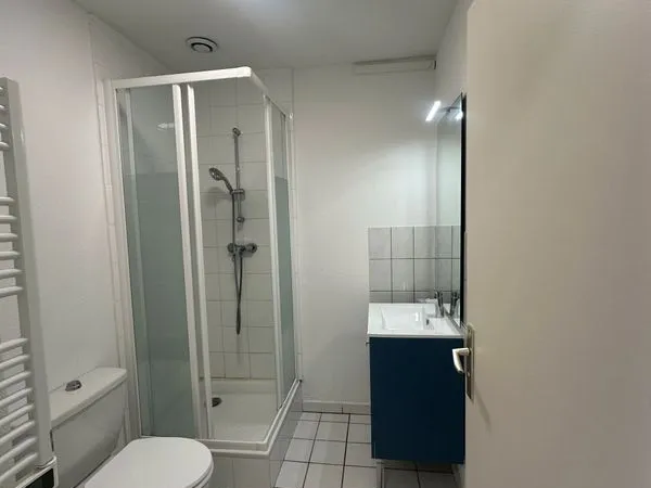 Studio de 33 m2 à louer - Metz, secteur Île du Saulcy