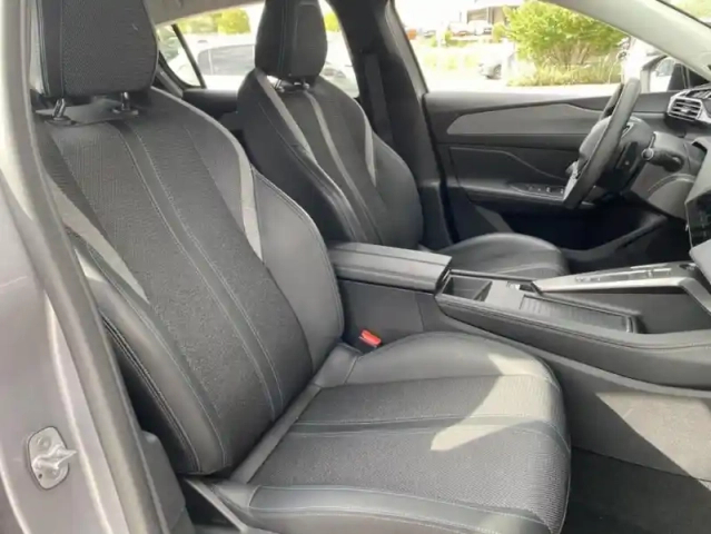 Peugeot 308 iii puretech 130 s&amp;s eat8 allure pack — photo 25