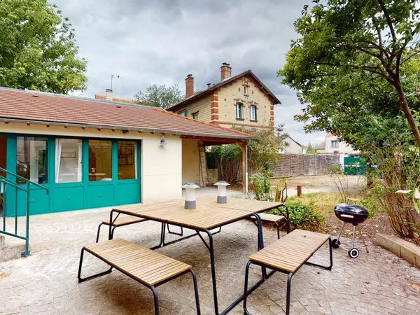 Maison 15 pièces 295 m²