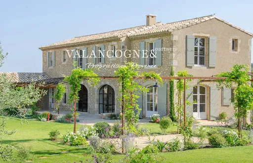 Propriété 6 pièces 249 m²