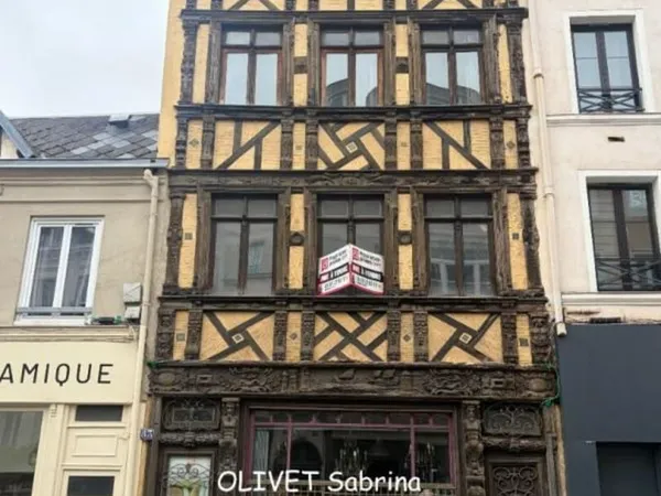 ROUEN IMMEUBLE DE CARACTÈRE À FORT POTENTIEL