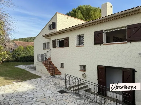 Villa 7 pièces 263 m²