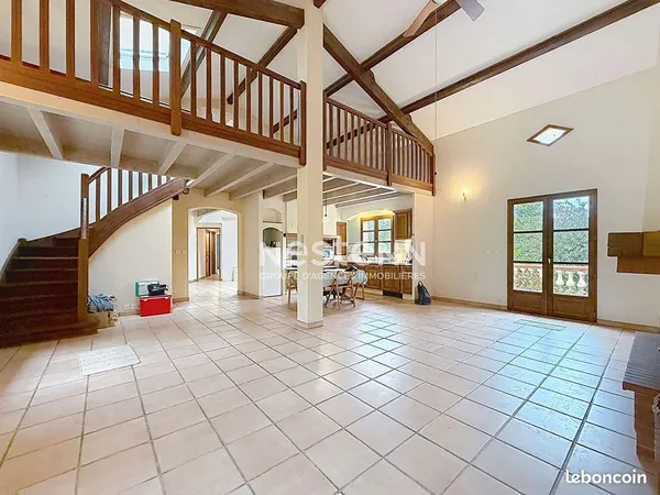 Maison 6 pièces 165 m²