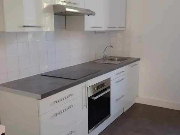 F3 75m² centre-ville Montbrison refait à neuf avec cave