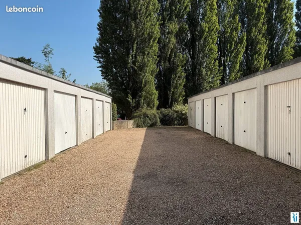 Parking/box 13 m² BIHOREL