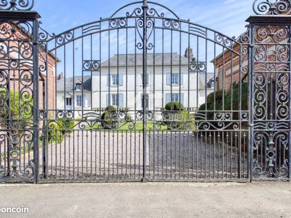 Propriété 10 pièces 222 m²