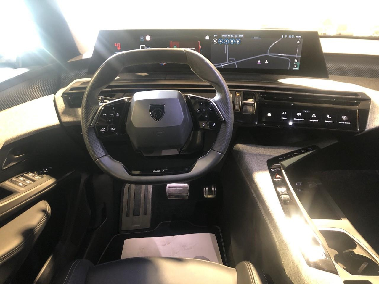 Peugeot 5008 hybrid 145 ch e-dcs6 gt — photo 12