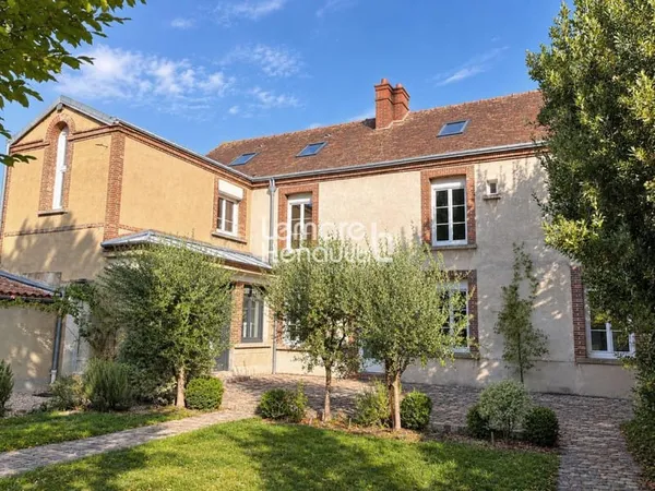 Grande maison de ville de 200 m², 3 garages