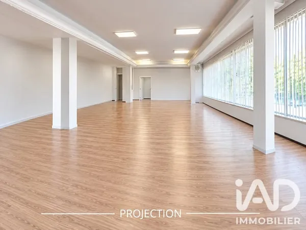 Local commercial 1 pièce 118 m²